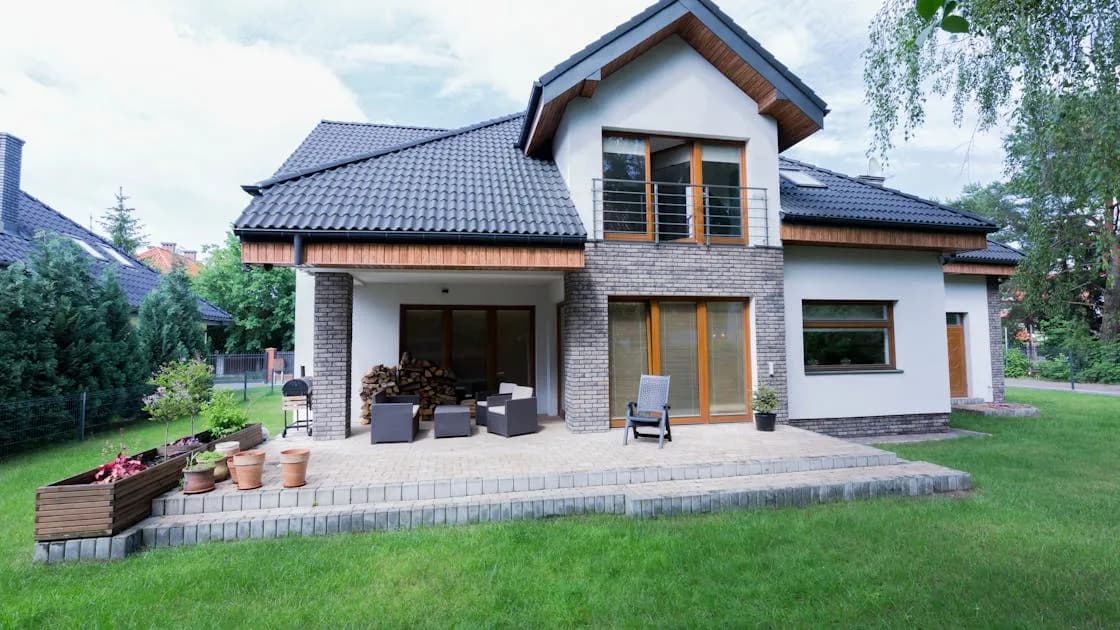 Jak robić elewację krok po kroku i uniknąć najczęstszych błędów