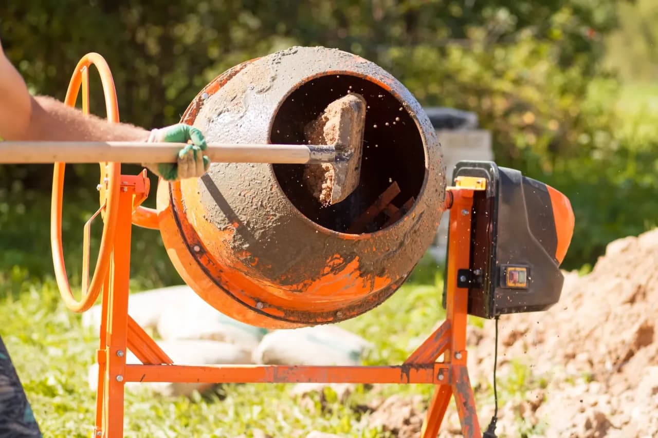 Ile piachu na worek cementu? Oto kluczowe proporcje i porady