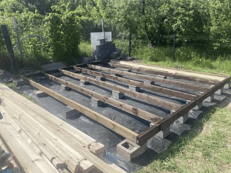 Jaki fundament pod domek letniskowy drewniany – uniknij kosztownych błędów