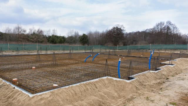 Jak wykonać fundament domu: unikaj najczęstszych błędów i zyskaj trwałość